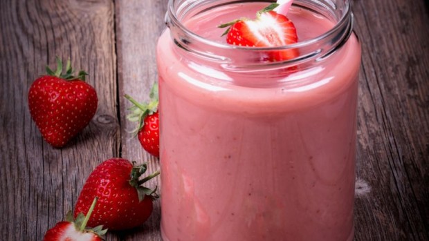 Jahodové smoothie s vanilkovým pudinkem