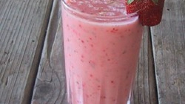 Osvěžující grapefruitové smoothie s jahodami