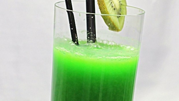 Smoothie s kiwi a řeřichou