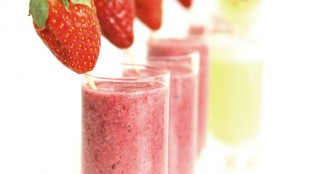 Jahodové Smoothie s mangem a ovesnými vločkami