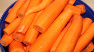 Okurkové smoothie s mrkví a koriandrem